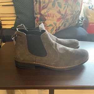 Men’s Suede Boots by 1901.